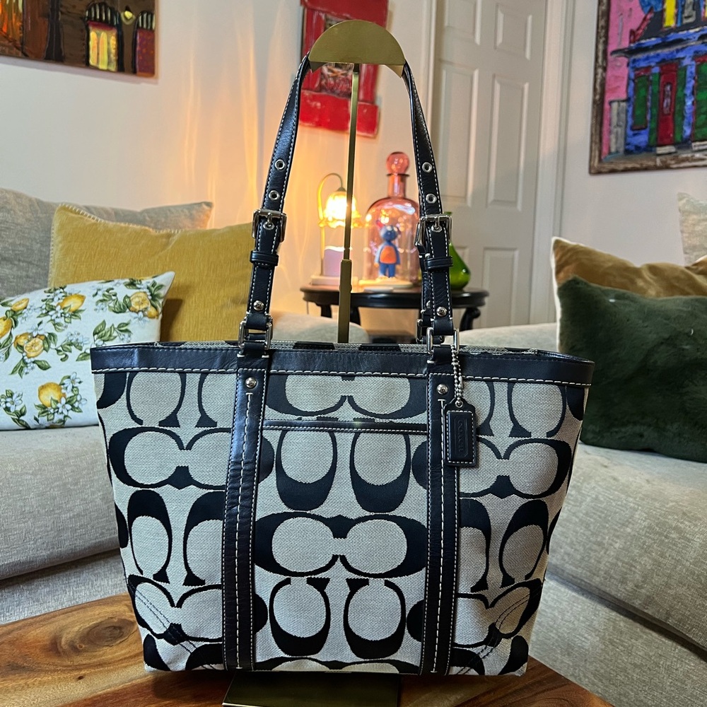 Coach Black and Cream Signature Tote - Picture 2 of 6